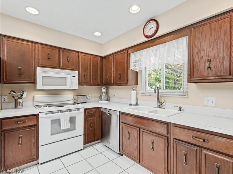 683 Taylor Avenue, Cuyahoga Falls, OH 44221 Photo 11