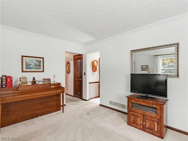 683 Taylor Avenue, Cuyahoga Falls, OH 44221 Photo 8