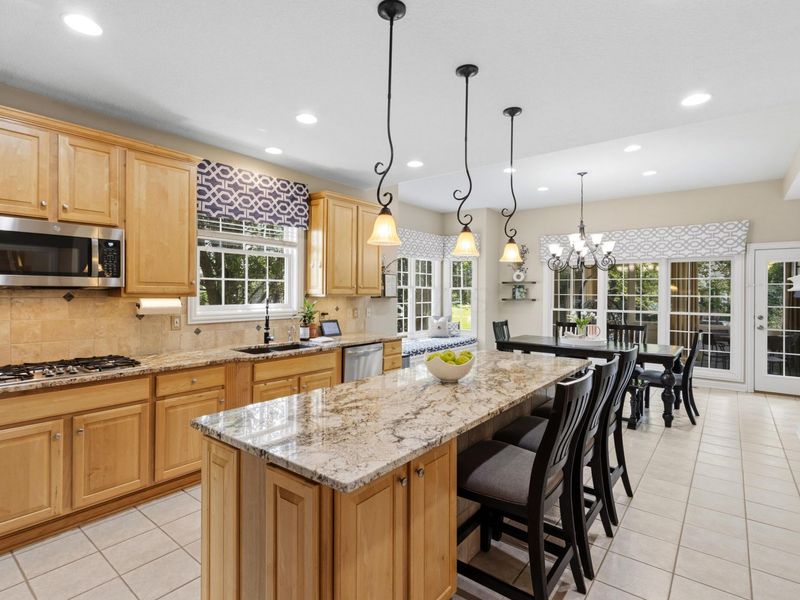 5792 Medallion Drive W, Westerville, OH 43082 Photo 10