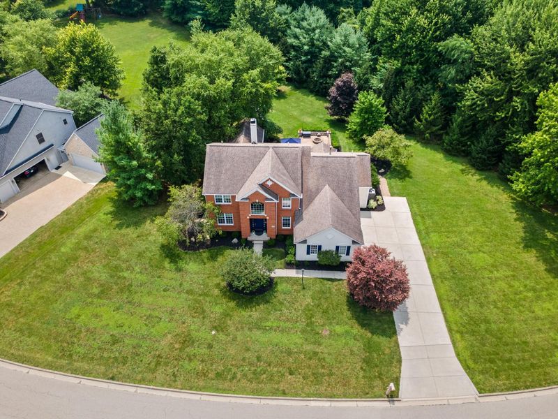 5792 Medallion Drive W, Westerville, OH 43082 Photo 2