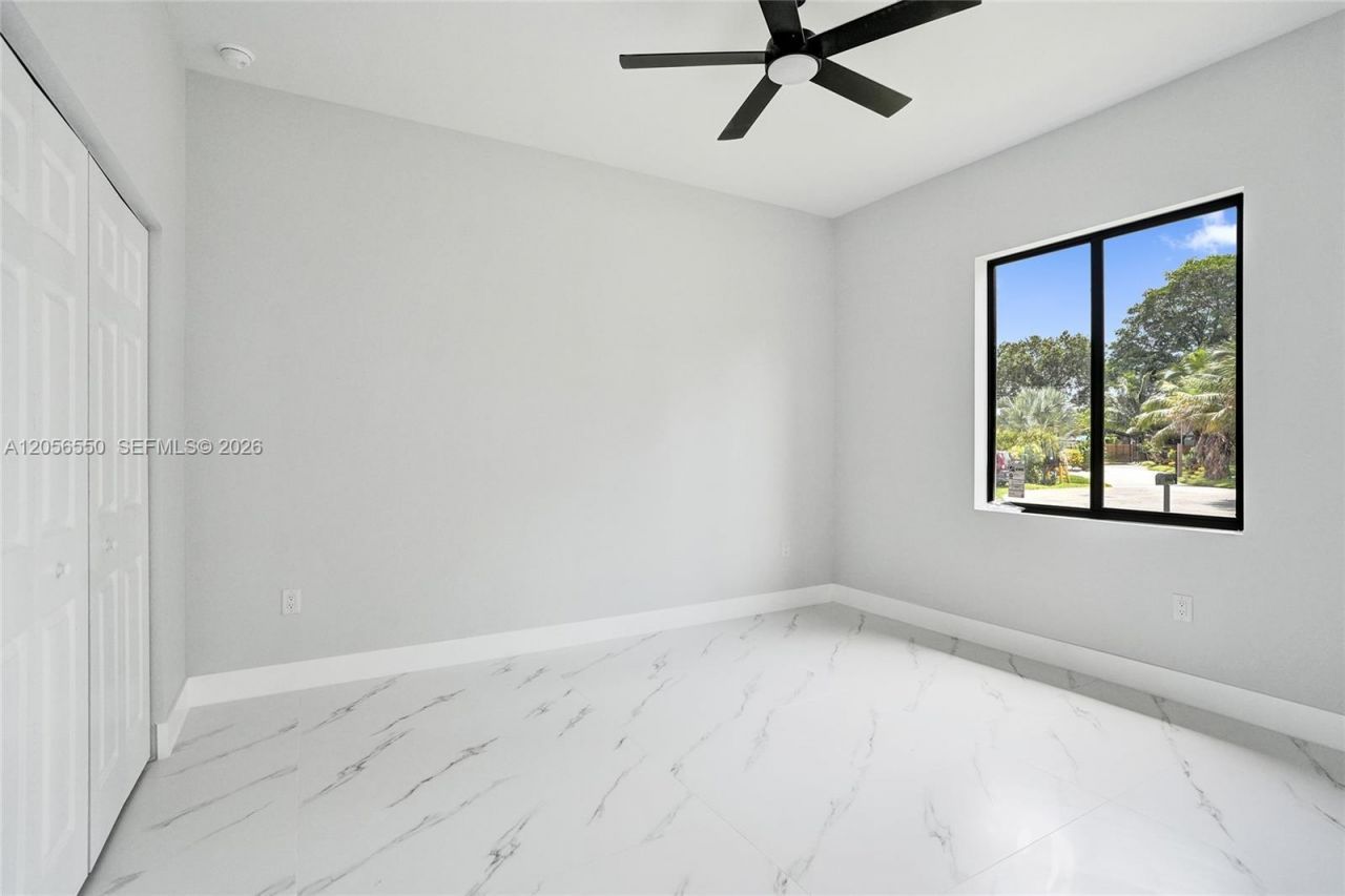 2445 SW 43rd Ter , Fort Lauderdale, FL 33317 Photo