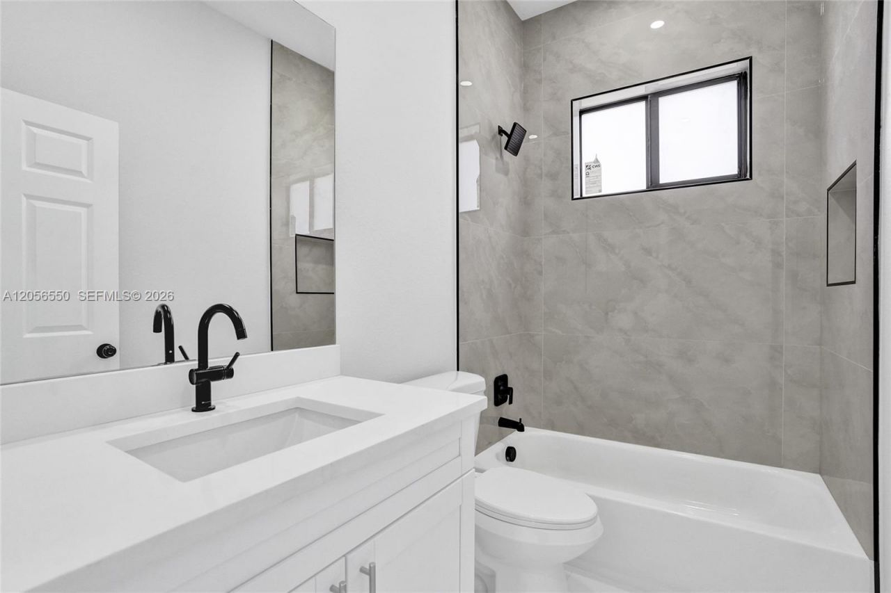 2445 SW 43rd Ter, Fort Lauderdale, FL 33317 Photo