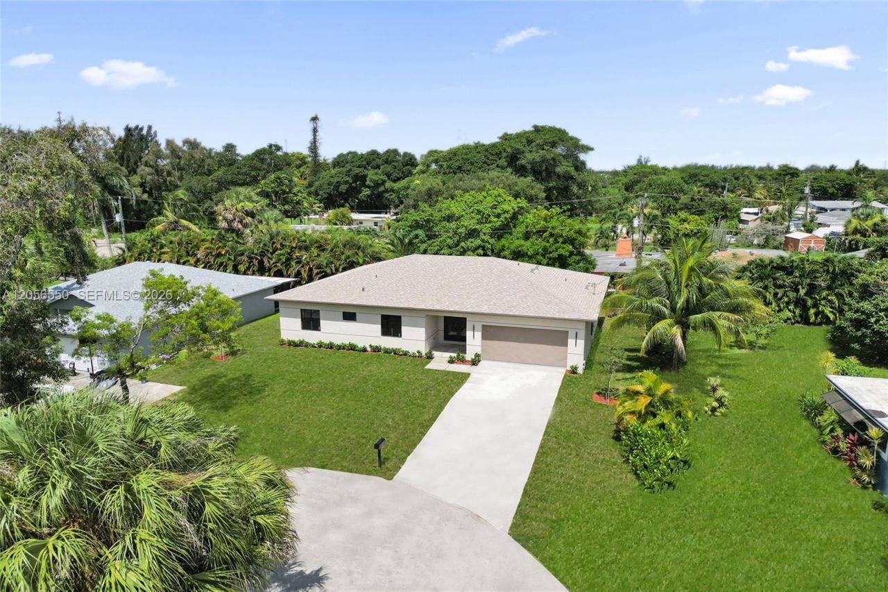 2445 SW 43rd Ter , Fort Lauderdale, FL 33317 Photo