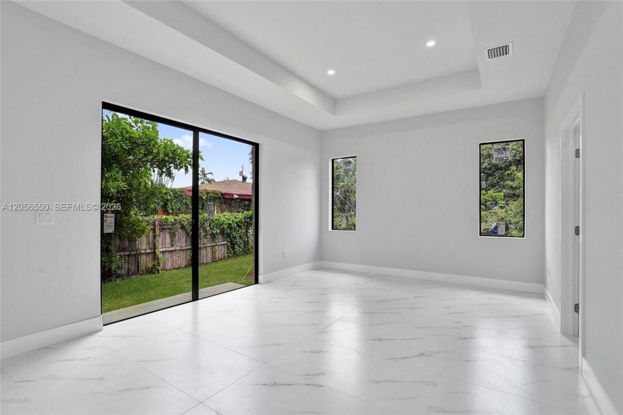 2445 SW 43rd Ter, Fort Lauderdale, FL 33317 Photo