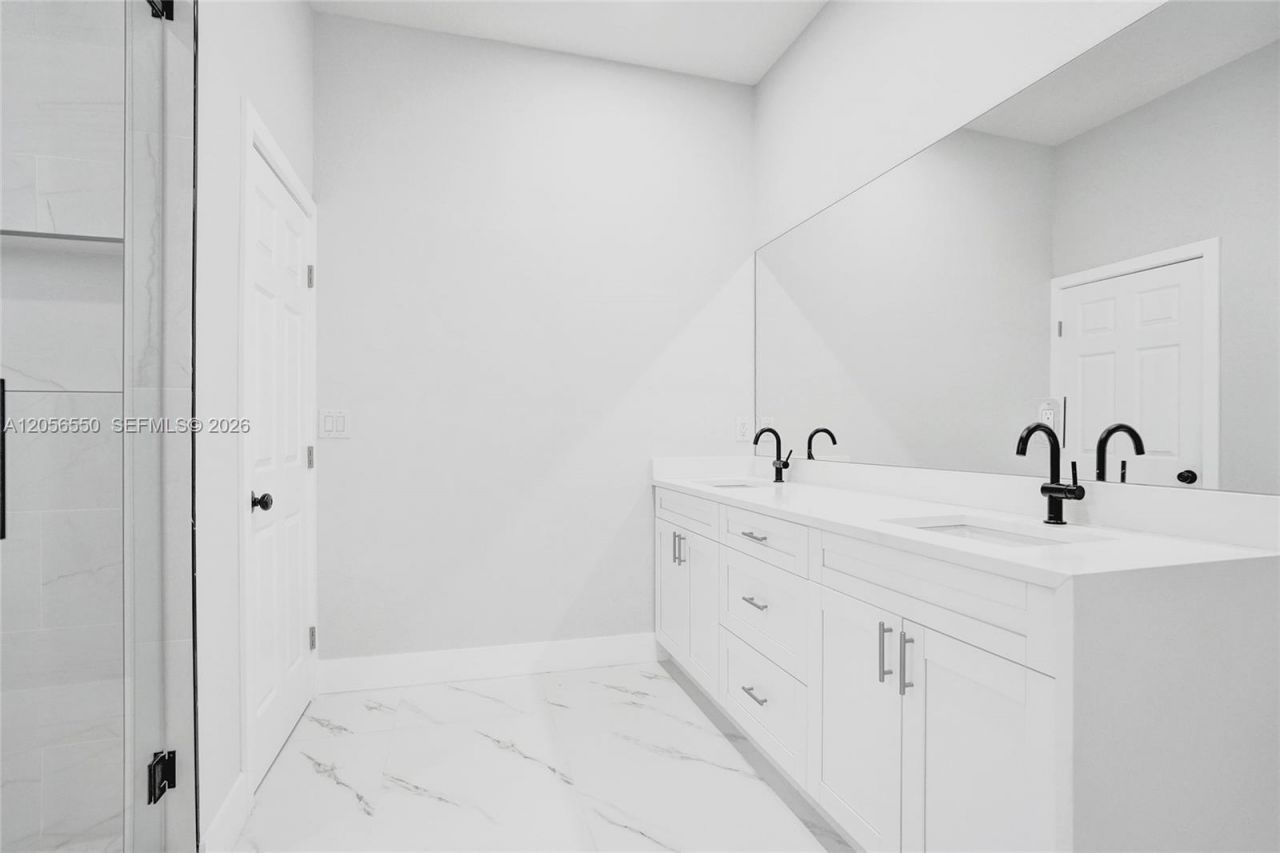 2445 SW 43rd Ter , Fort Lauderdale, FL 33317 Photo