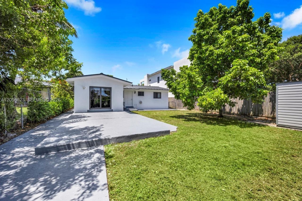 3052 SW 26th St, Unit 3052, Miami, FL 33133 Photo