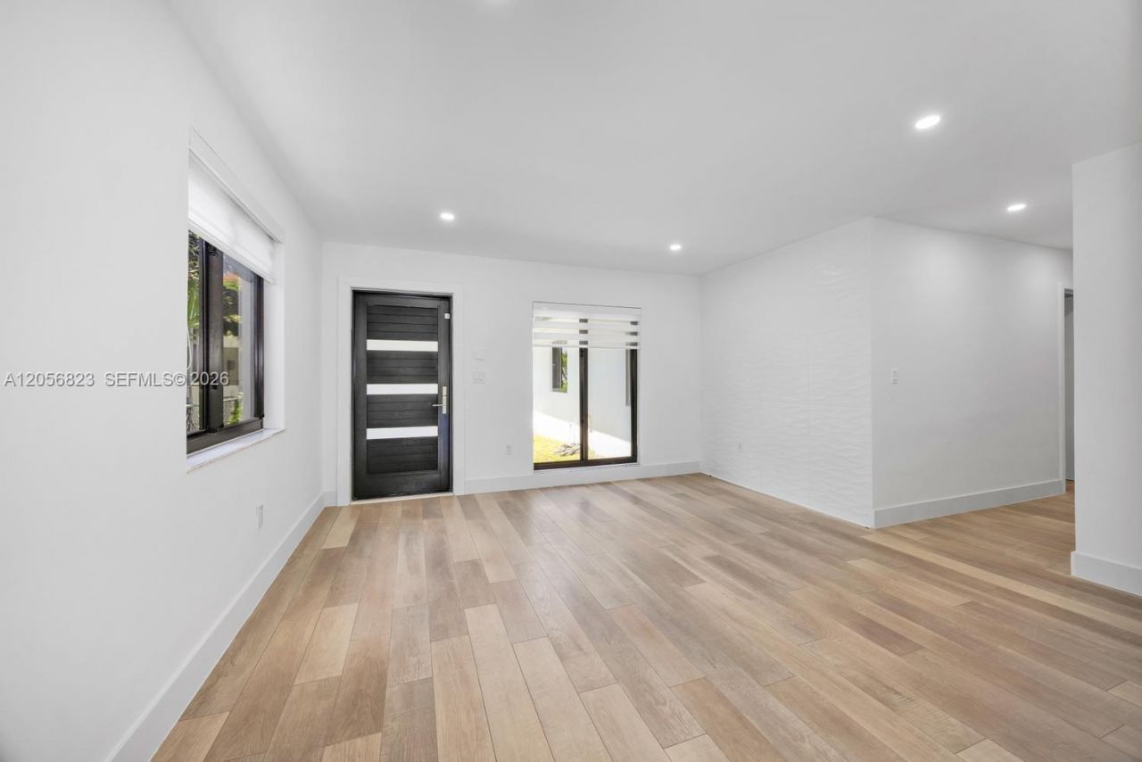 3052 SW 26th St, Unit 3052, Miami, FL 33133 Photo