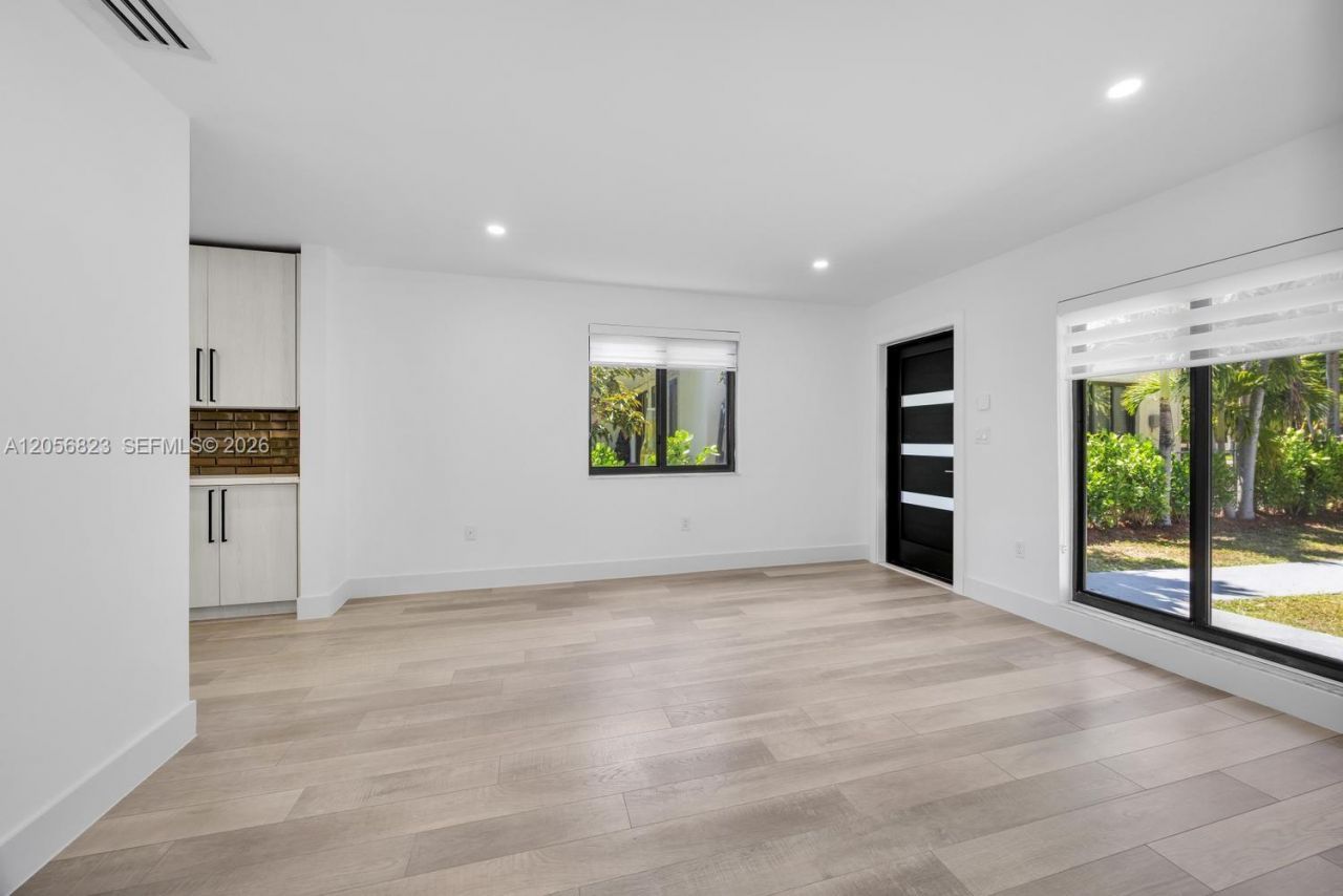 3052 SW 26th St, Unit 3052, Miami, FL 33133 Photo
