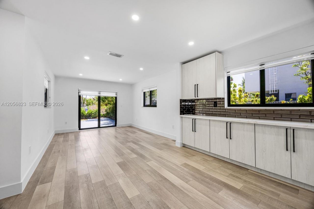3052 SW 26th St, Unit 3052, Miami, FL 33133 Photo