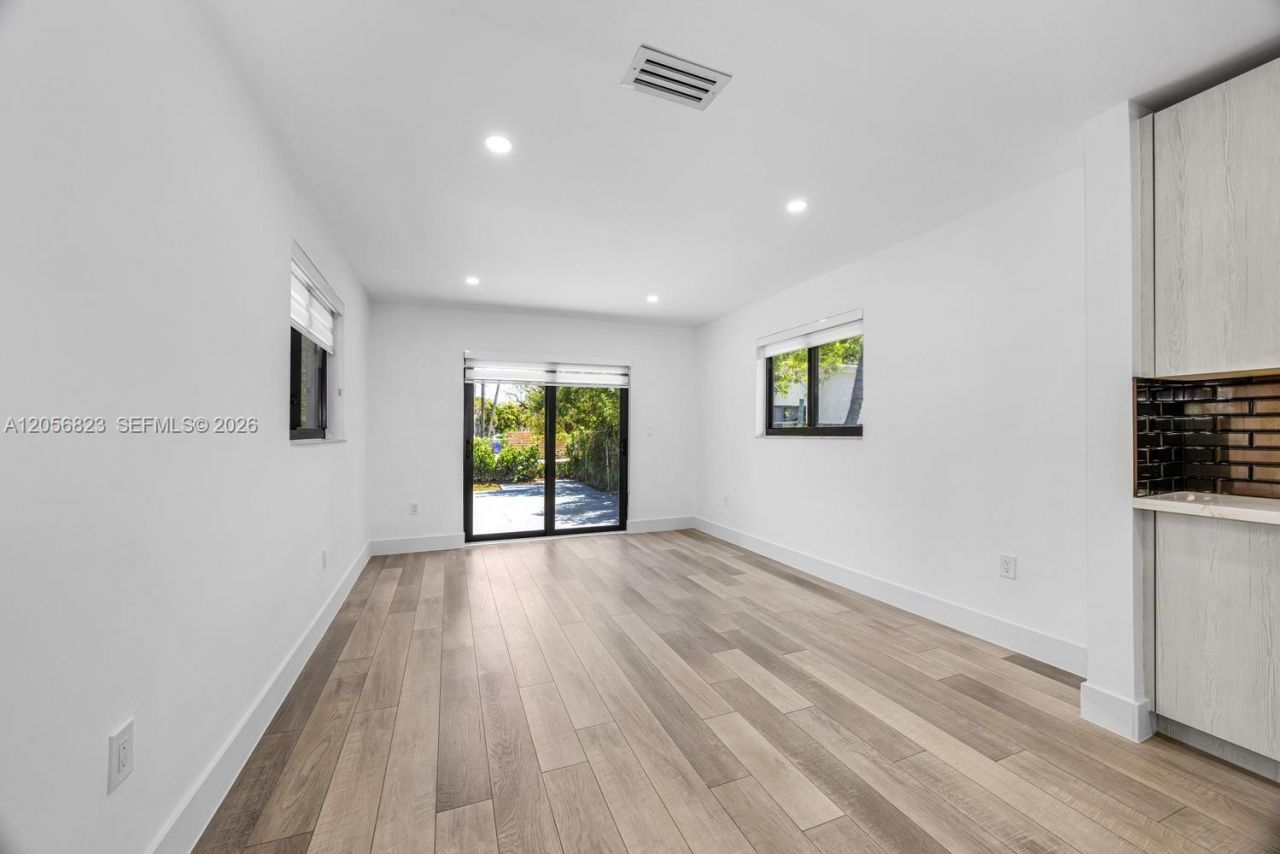 3052 SW 26th St, Unit 3052, Miami, FL 33133 Photo