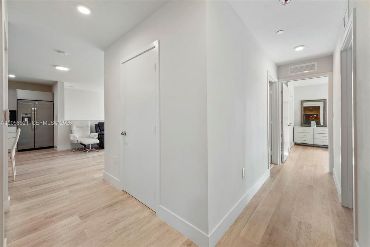 2505 NE 193rd St, Unit 4202, Miami, FL 33180 Photo