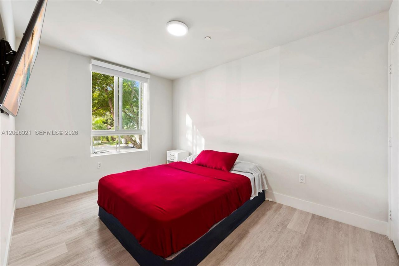 2505 NE 193rd St, Unit 4202, Miami, FL 33180 Photo