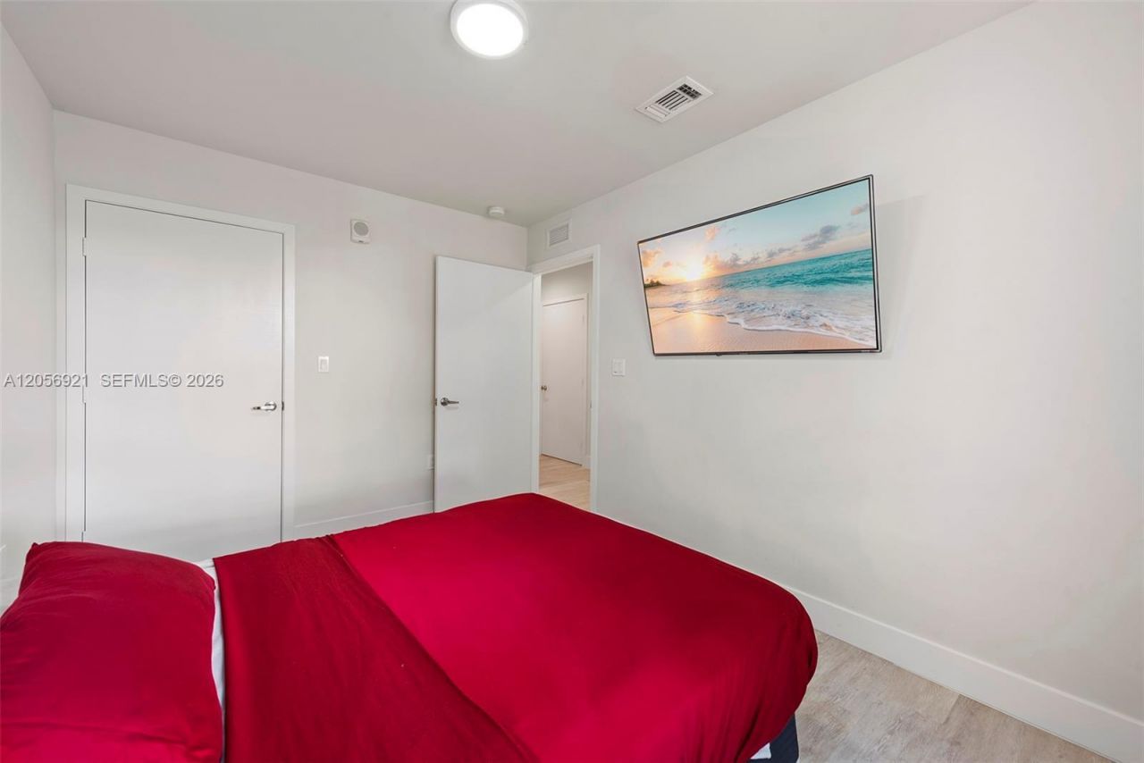 2505 NE 193rd St, Unit 4202, Miami, FL 33180 Photo