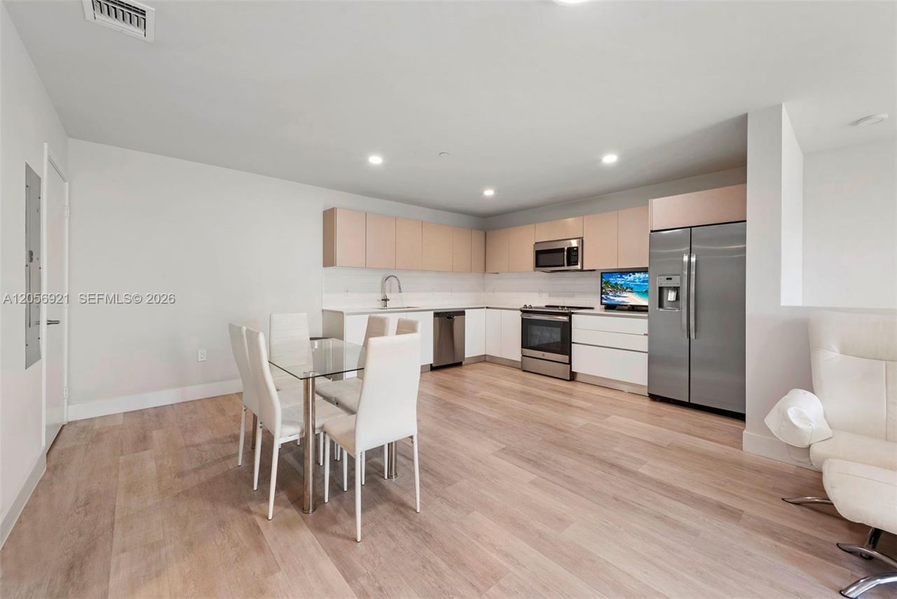 2505 NE 193rd St, Unit 4202, Miami, FL 33180 Photo