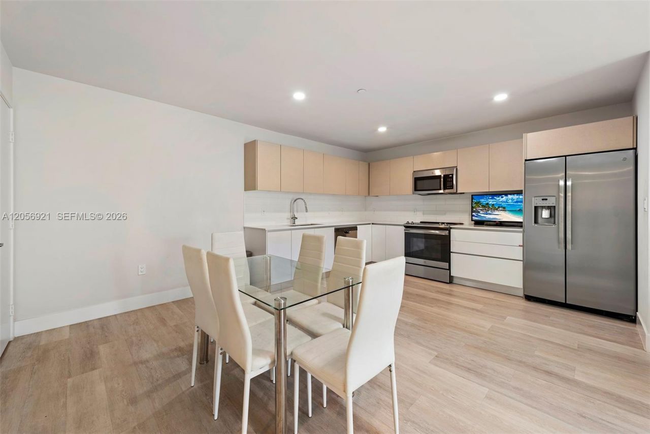 2505 NE 193rd St, Unit 4202, Miami, FL 33180 Photo