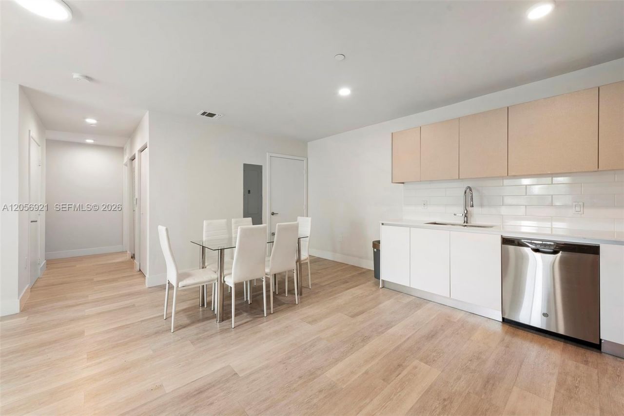 2505 NE 193rd St, Unit 4202, Miami, FL 33180 Photo