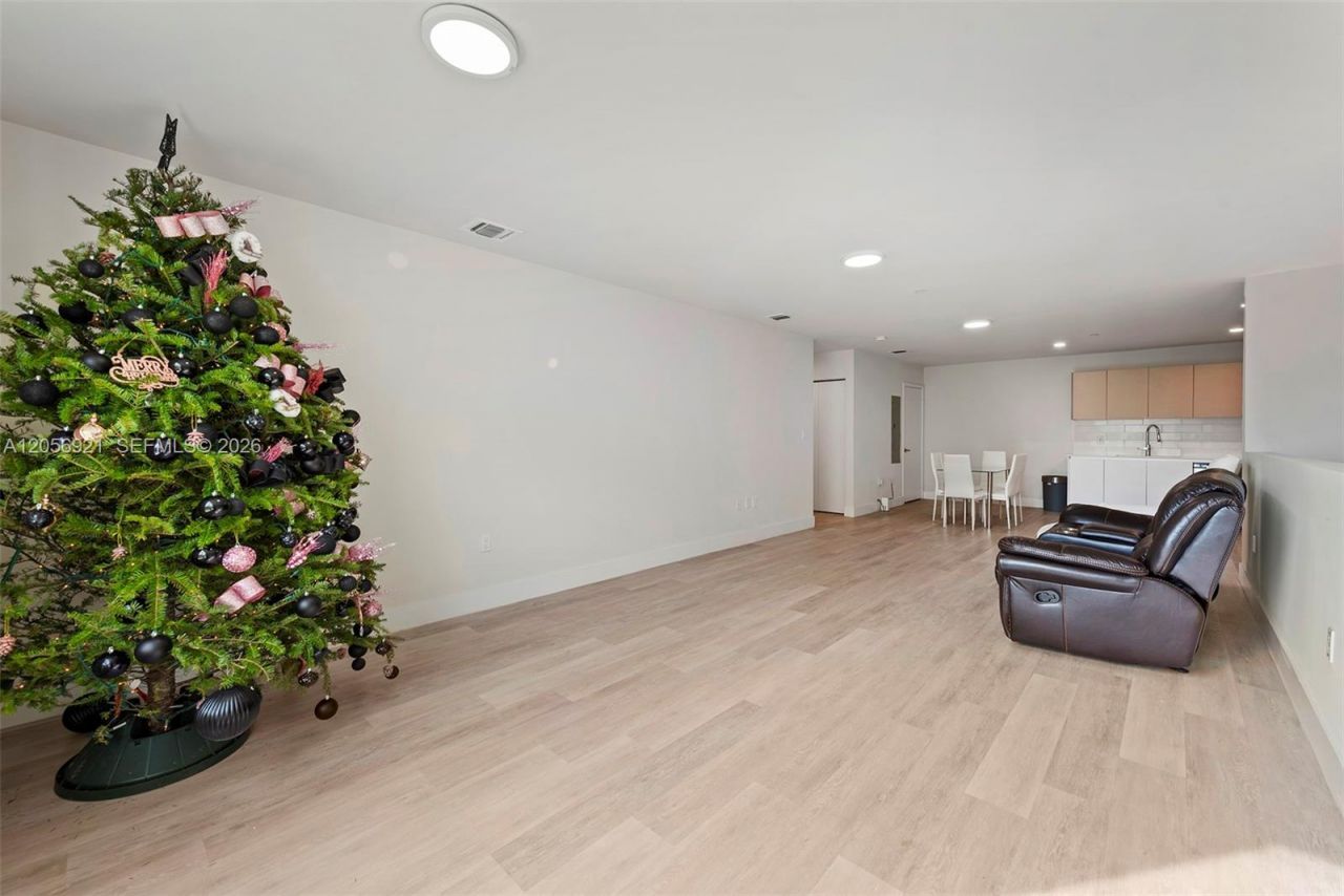 2505 NE 193rd St, Unit 4202, Miami, FL 33180 Photo