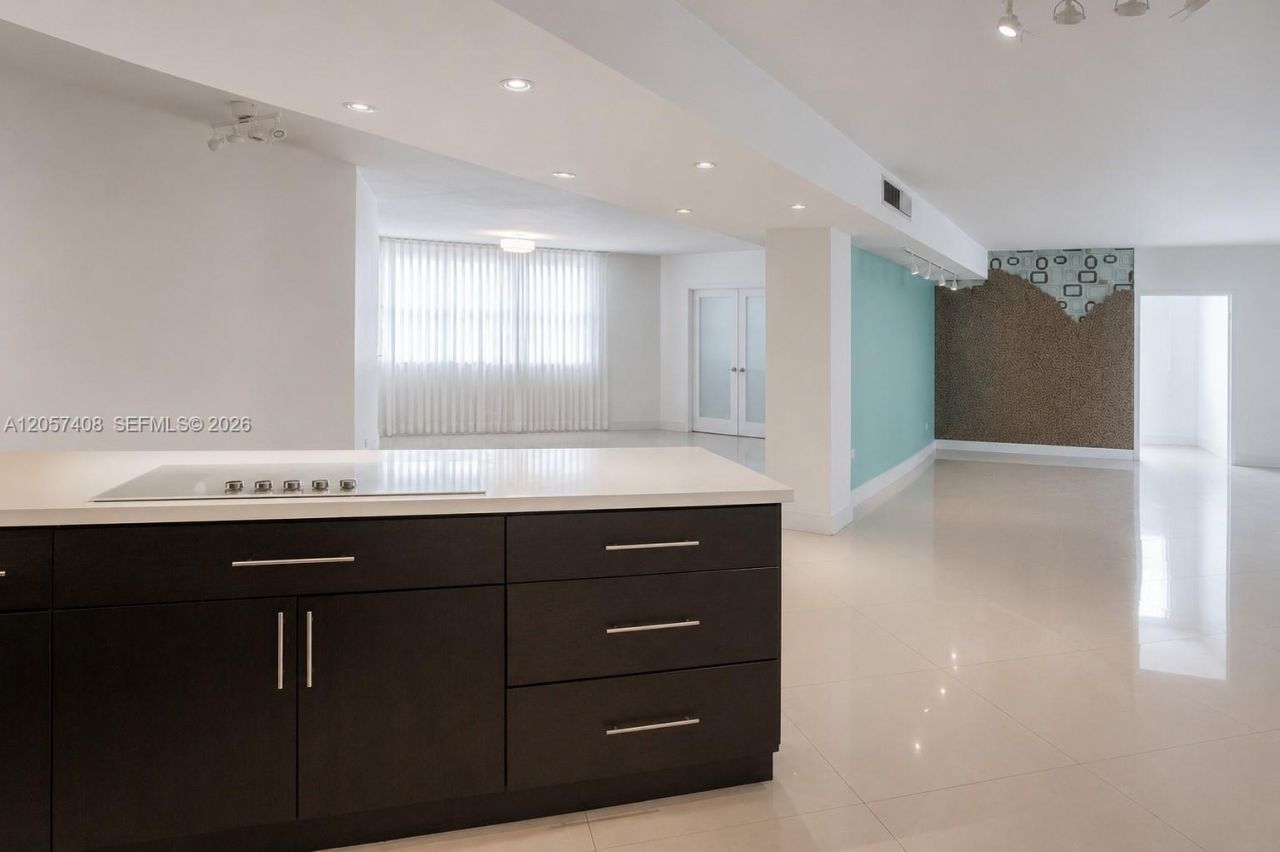 825 Brickell Bay Dr , Unit 1151, Miami, FL 33131 Photo
