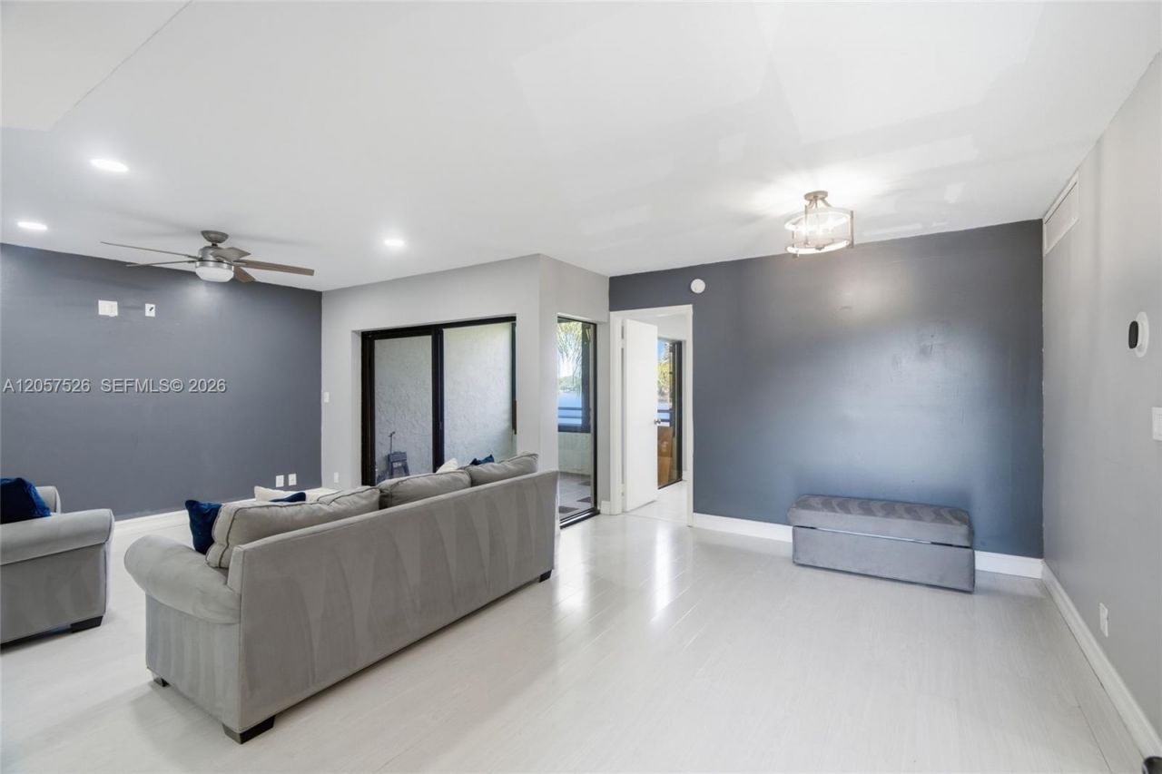 11444 NW 10th St , Unit 11444, Pembroke Pines, FL 33026 Photo