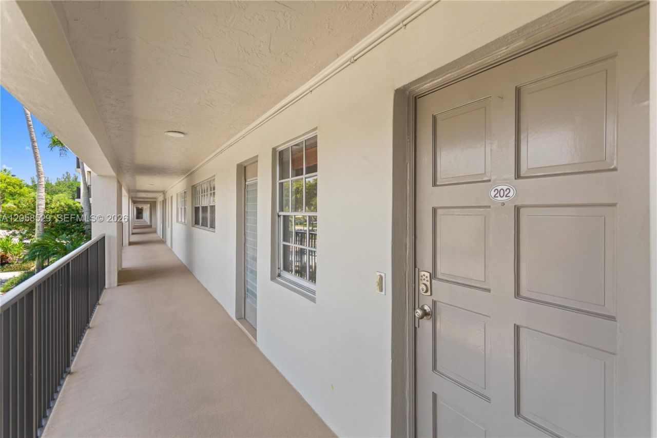 2691 S Course Dr, Unit 202, Pompano Beach, FL 33069 Photo