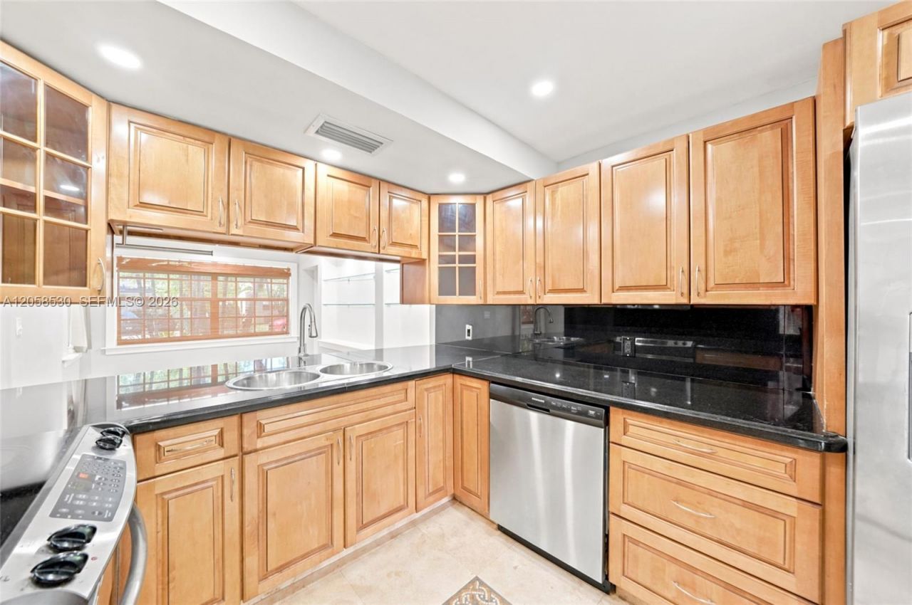 2301 Tequesta Ln , Unit 2301, Miami, FL 33133 Photo