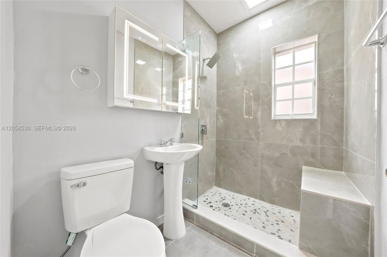 2301 Tequesta Ln , Unit 2301, Miami, FL 33133 Photo