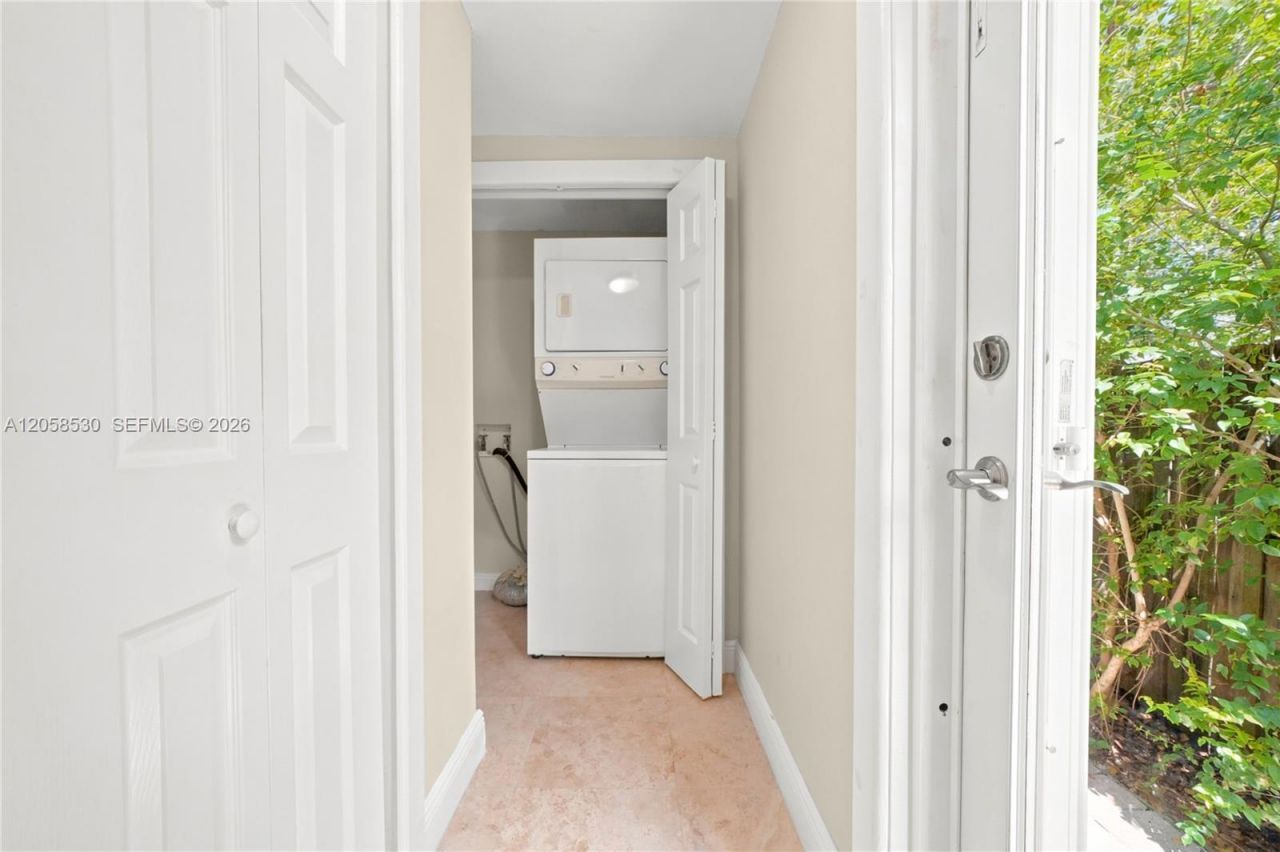 2301 Tequesta Ln, Unit 2301, Miami, FL 33133 Photo