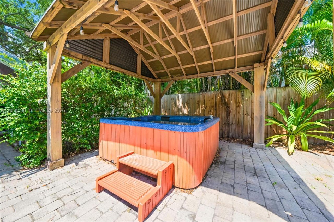 2301 Tequesta Ln , Unit 2301, Miami, FL 33133 Photo