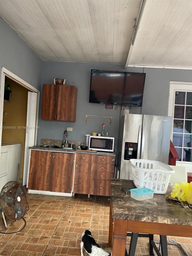 7507 NW 2nd St, Unit 1, Miami, FL 33126 Photo