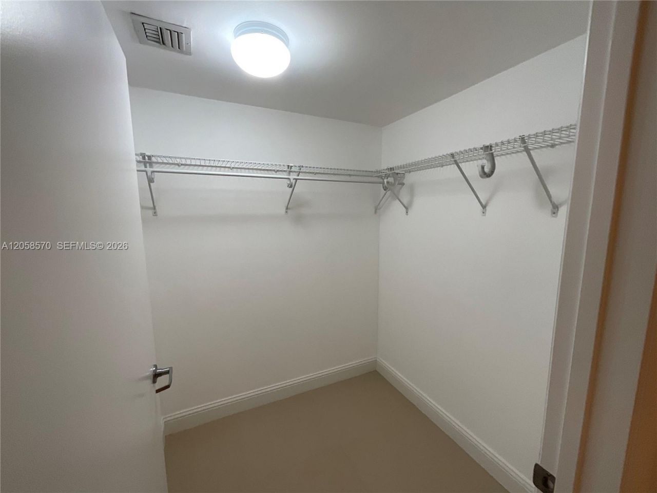 90 SW 3rd St, Unit 3910, Miami, FL 33130 Photo