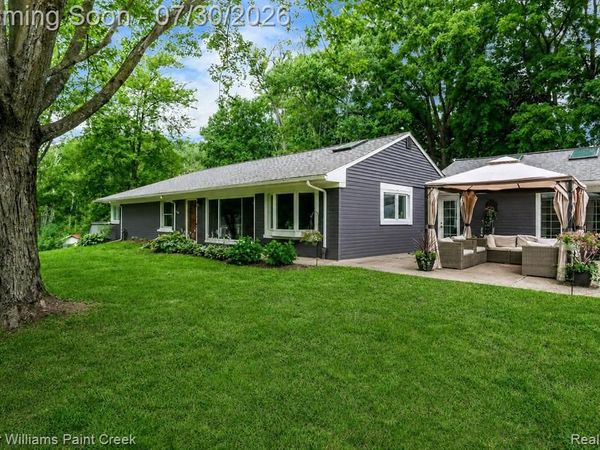 340 Whims Lane, Oakland Twp, MI 48306