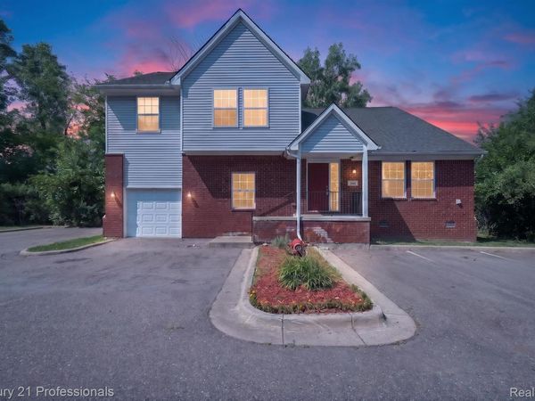 2042 Decker Road, Walled Lake, Mi 48390
