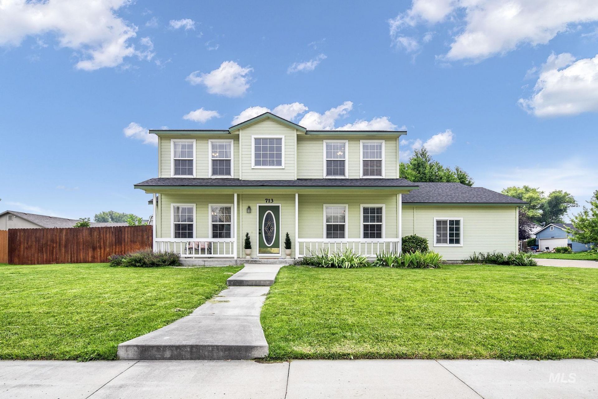 713 S Valley Dr, Nampa, ID 83686 Main Photo