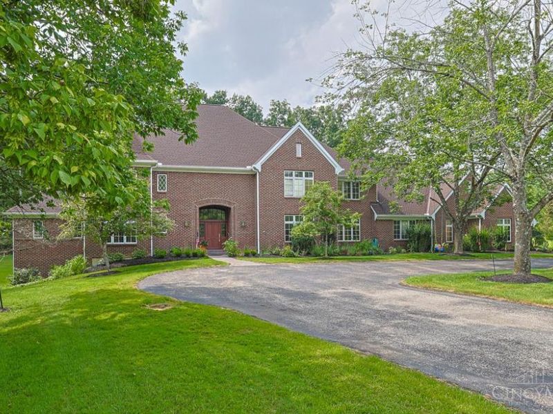 8625 Fawnmeadow Lane, Indian Hill, OH 45242 Photo 1