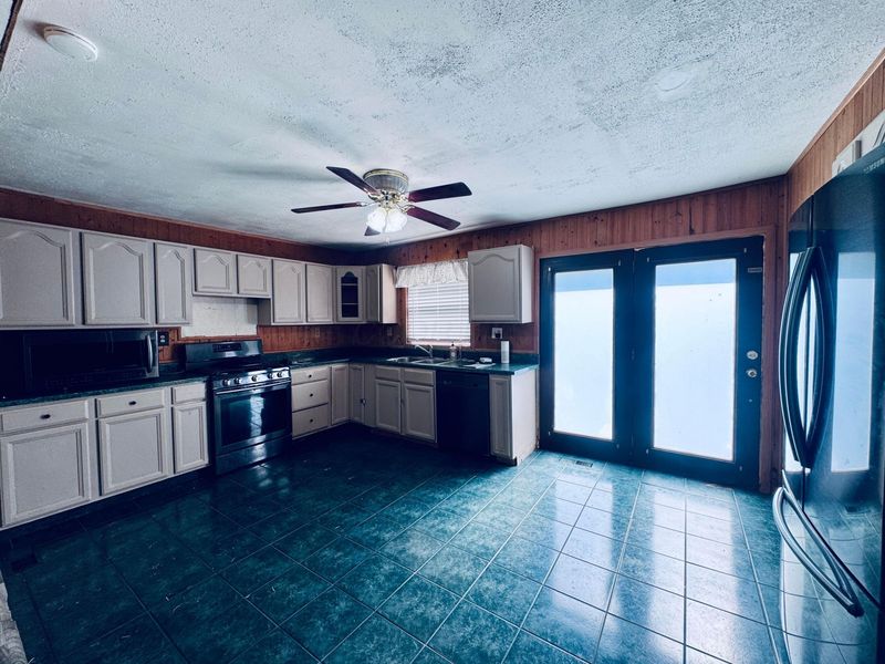 2800 Bender Road , Marietta, OH 45750 Photo 18