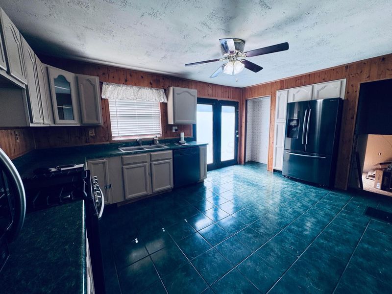 2800 Bender Road , Marietta, OH 45750 Photo 5