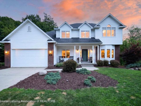 538 Cedar Ridge Drive, Williamston, MI 48895