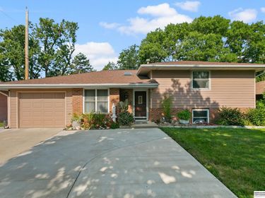 851 S 51st Street, Lincoln, NE 68510