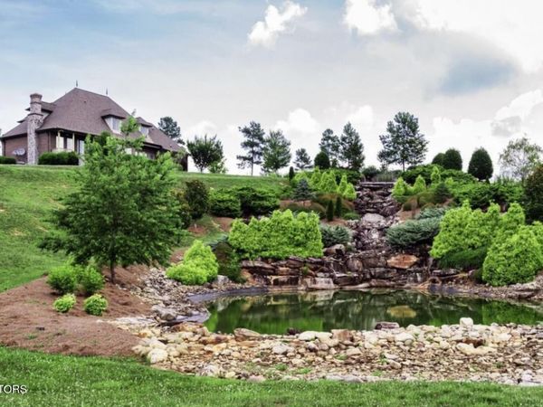 917 Eagle Nest Drive, Loudon, TN 37774