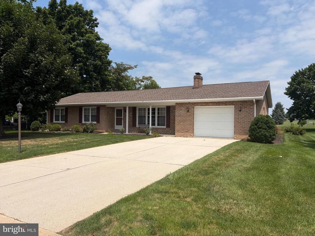 310 3RD , MCSHERRYSTOWN, PA 17344