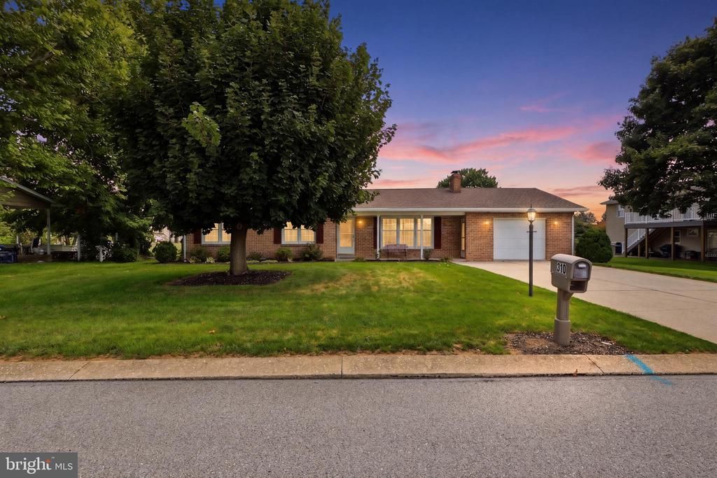 310 3RD, MCSHERRYSTOWN, PA 17344