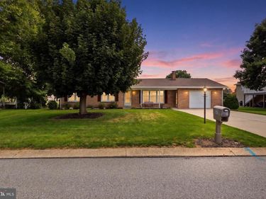 310 3RD, MCSHERRYSTOWN, PA 17344