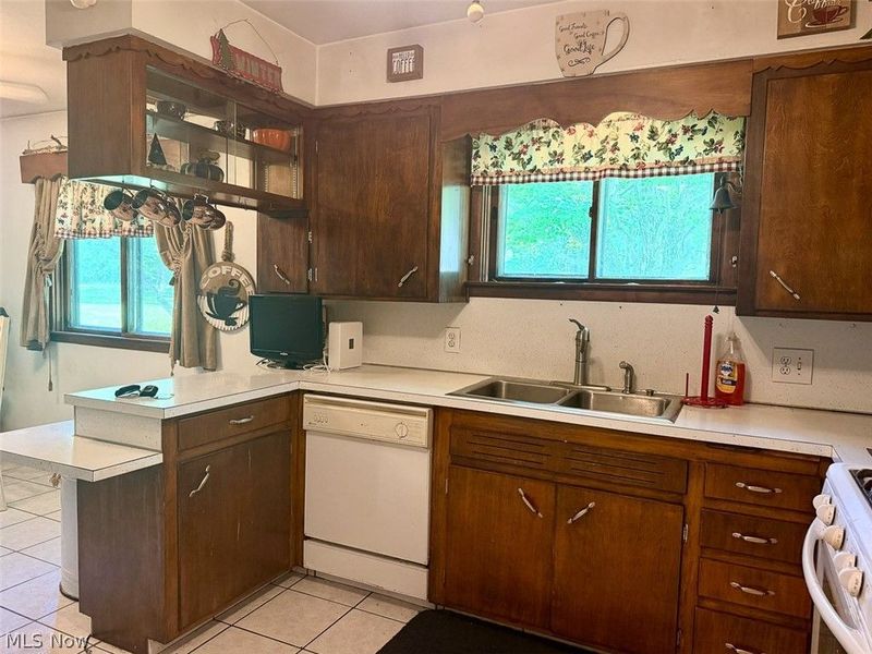 2597 Seifert Lewis Road, Hubbard, OH 44425 Photo 11