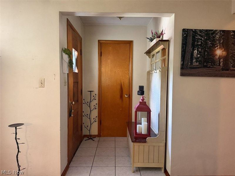 2597 Seifert Lewis Road, Hubbard, OH 44425 Photo 4