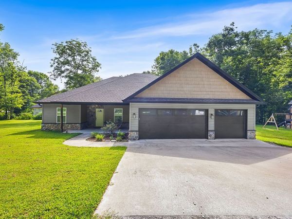 1 Halvergate Lane, Bella Vista, AR 72715