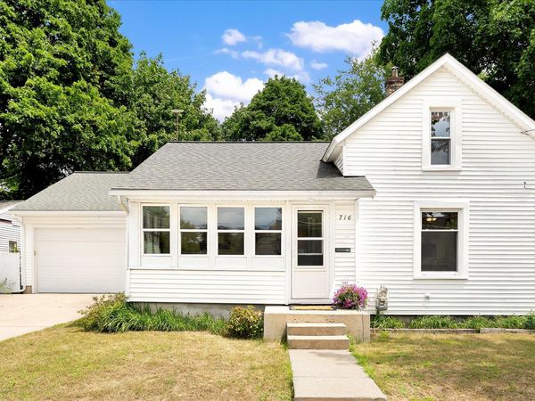 716 Pleasant Street, Belding, MI 48809