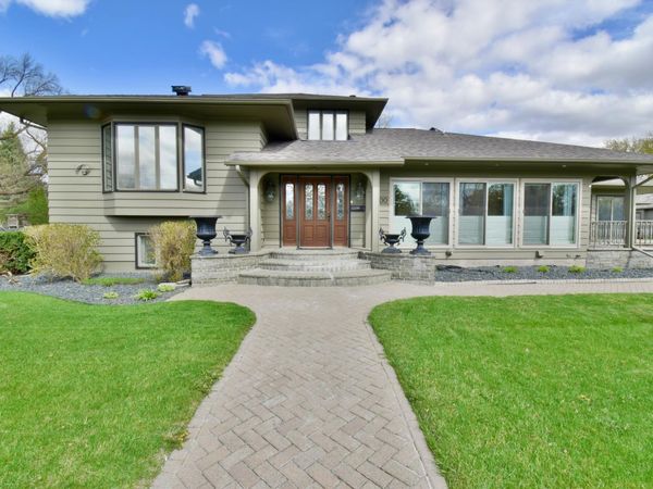 1300 Kilian Boulevard SE, Saint Cloud, MN 56304