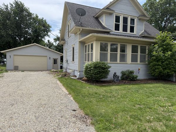 314 Main Street , Hooppole, IL 61258
