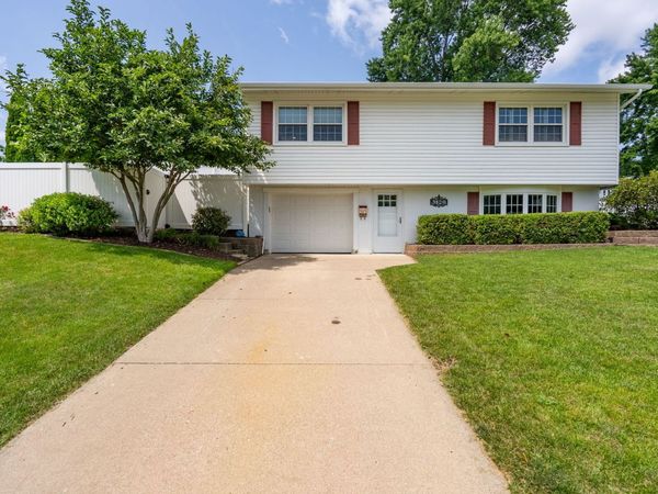 3120 Magnolia Court , Bettendorf, IA 52722