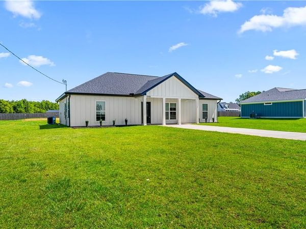 9980 Lighthouse Avenue , Grand Bay, AL 36541